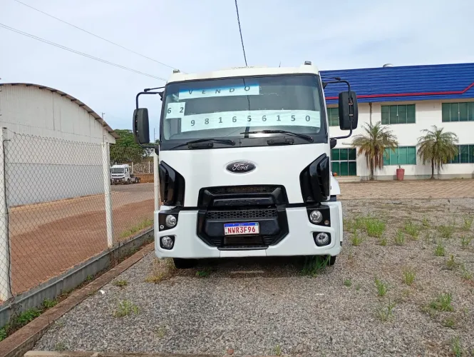Ford Cargo 2428