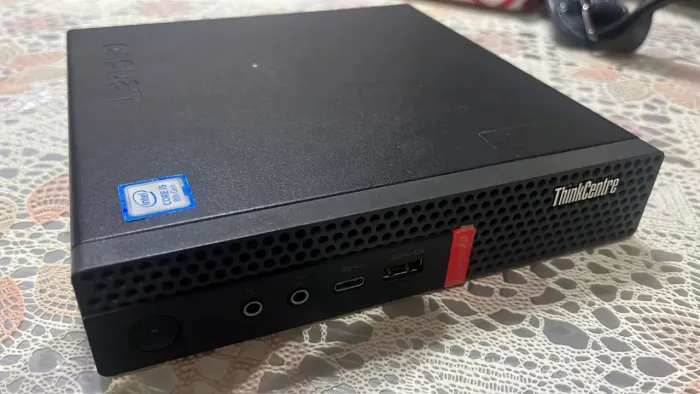 Mini desktop Lenovo i5 8gb SSD 240