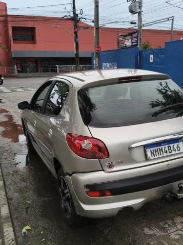 Peugeot 207 XR 1.4 Flex 8V 5P 2012