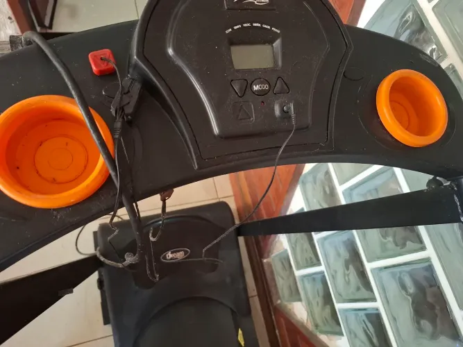 VENDO ESTEIRA HERGOMETRICA COM POUCO TEMPO DE USO