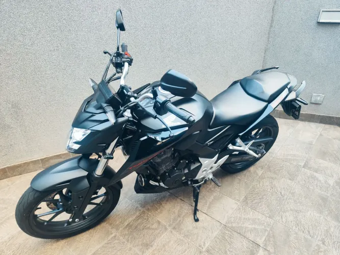 Vendo cb 300 Twister único dono impecável com somente 11 mil km 