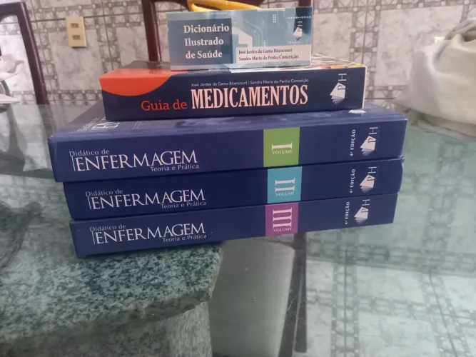 Livros de enfermagem novos JÁ É MENOR VALOR
