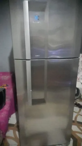 Geladeira semi nova