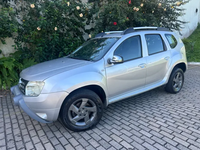 Renault Duster Dynamique 2.0 Hi-flex 16V Aut. 2013