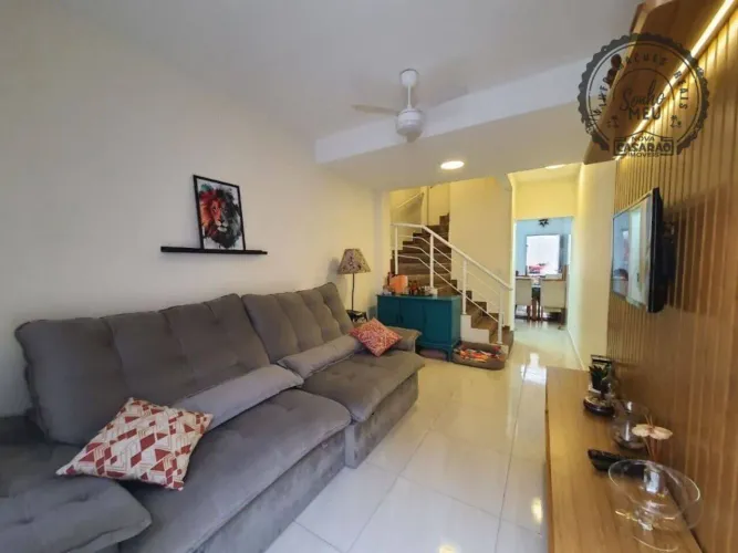 Canto do Forte 60 m² 2 Dorms Quintal Privativo Próximo à Praia