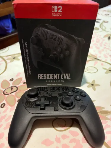 Switch 2 Pro Controller edição Resident Evil Requiem