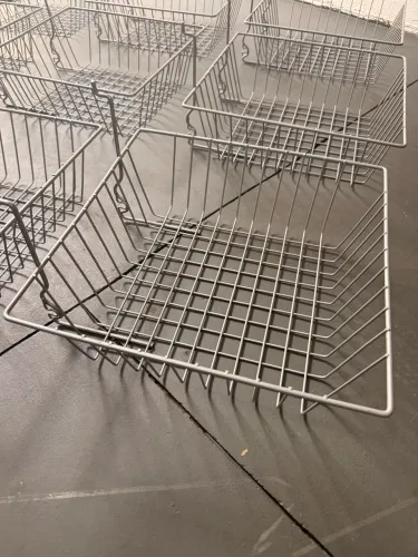 8 Porta objetos cesto para painel canaletado ou perfurado