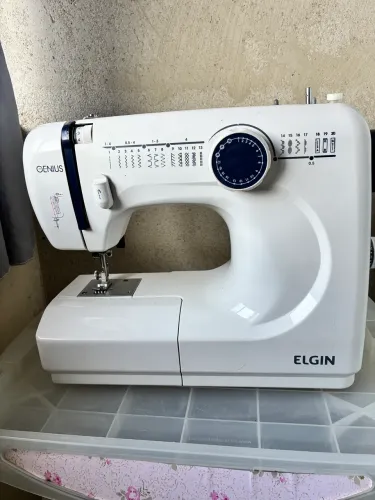 Máquina de Costura Elgin Genius JX-4000-2 - 220V
