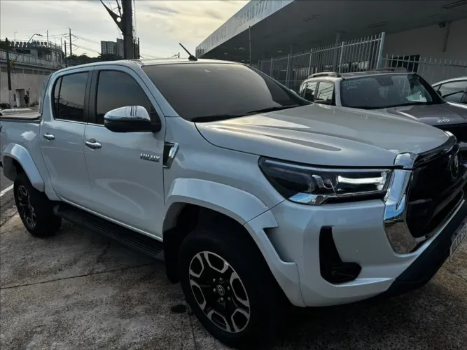 Toyota Hilux CD SRX Plus 4X4 2.8 TDI Die. Aut. 2025