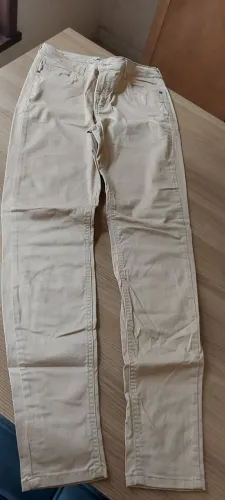 Calça jeans, Billie Brothers, cigarrete, cor bege, tamanho 40