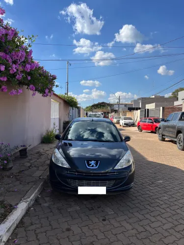 Peugeot 207 XR 1.4 Flex 8V 5P 2011