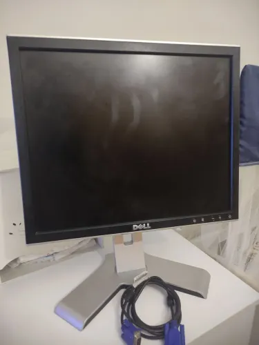 Monitor Dell 17 polegadas com VGA e Dvi imagem top com os cabos entrada USB