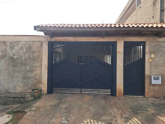 Casa a venda no bairro Bader José Aun em Cosmópolis/SP.