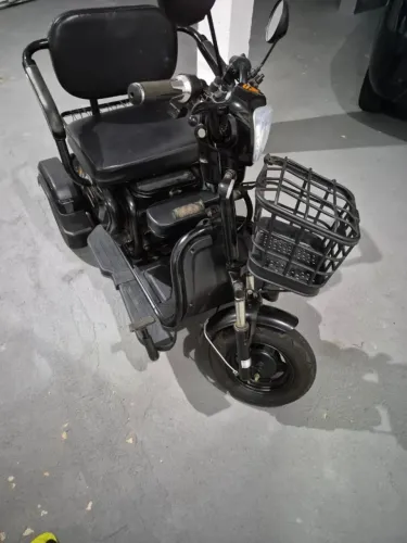 Triciclo 2024 ( TRICICLO ELÉTRICO P/ 3 PESSOAS NOVINHO