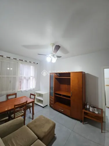 Apartamento de 02 dormitórios para alugar no bairro bom fim