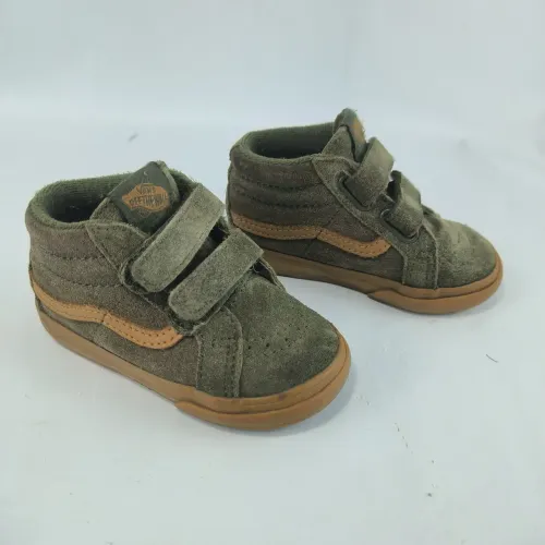 Tênis Vans infantil 19 / 20 verde militar em camurça estilo botinha fechamento velcro