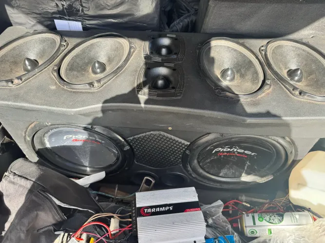 VENDO SOM AUTOMOTIVO