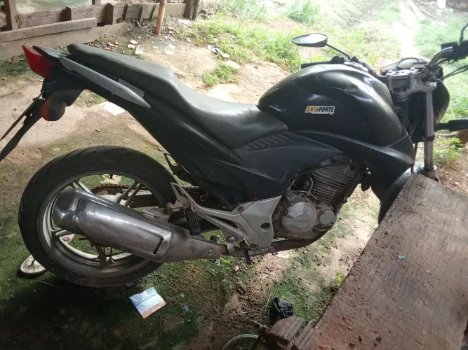 Moto pra retirada de peças