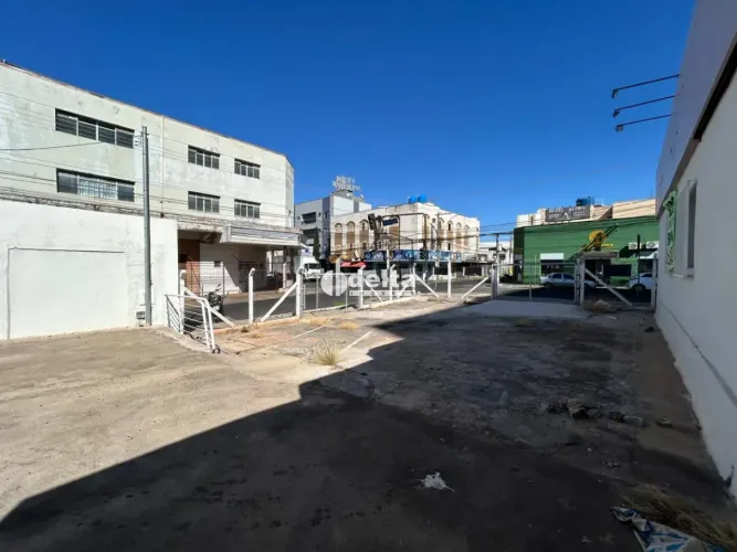 Loja disponível para venda e locação no bairro Centro em Uberlândia-MG