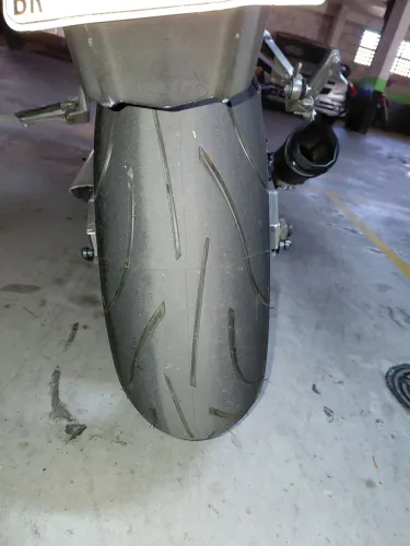Suzuki Bandit 1200s bem conservada
