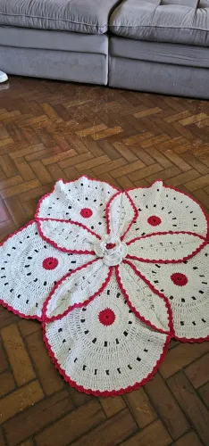 Tapete de Crochê Floral de Luxo - Feito à Mão -Novo