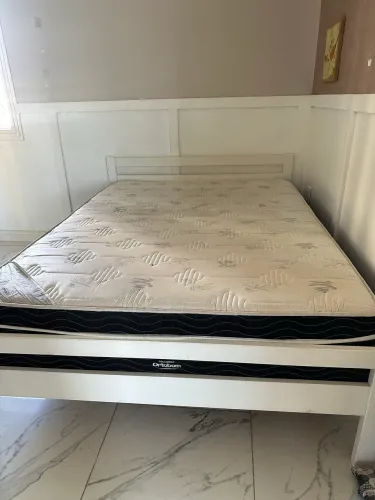 Cama de Casal + Colchão Ortobom Magnetic