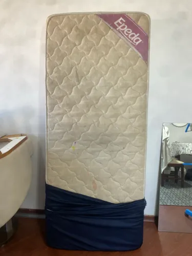 Cama de solteiro 1,75 de altura por 50cm de largura