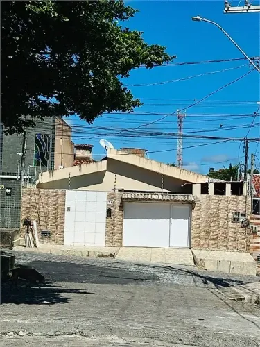 Casa 3 Quartos com 2 Suítes e 251m² - Jacintinho