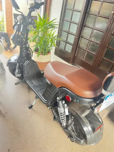 Scooter elétrica MotoChefe X13 1000W 2025 - 989 km + carregador e capacetes