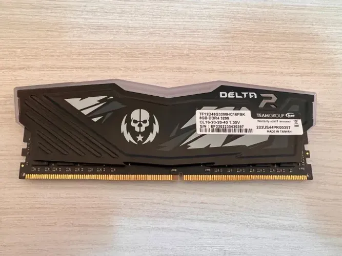 Memória 1x8 DDR4 3200mhz T Force - Em excelente estado