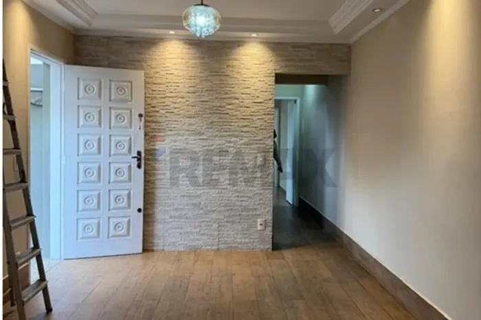 Sobrado 163m² com 3 Dormitórios, Suíte, Churrasqueira e 2 Vagas na Vila Jaguara