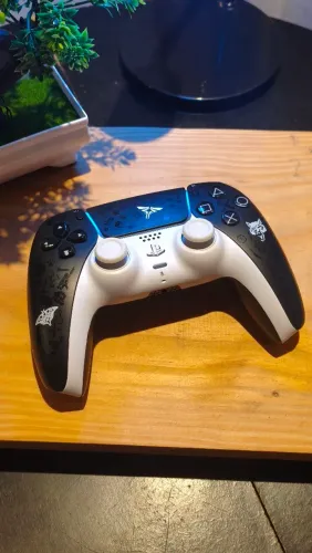Controle DualSense PS5 (Edição The Last of Us / Shell Customizada)