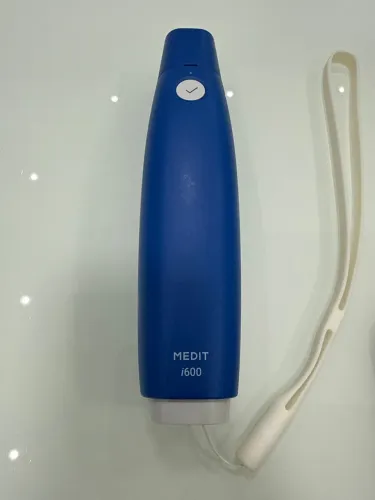 Vendo Scanner Intra oral Medit i600, novíssimo 