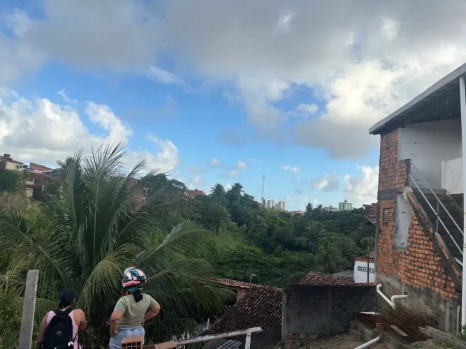 Terreno a venda 7 metros de frente e 12 mt de fundo ; valor a negociar $ 30.000,00 .   