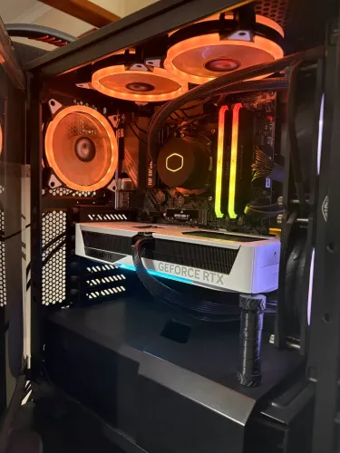 PC GAMER RYZEN 7 5700x3D + RTX 5070