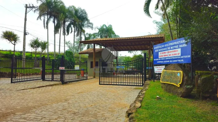 Chácara á venda no Condomínio Bosques de Notre Dame, Campinas/SP