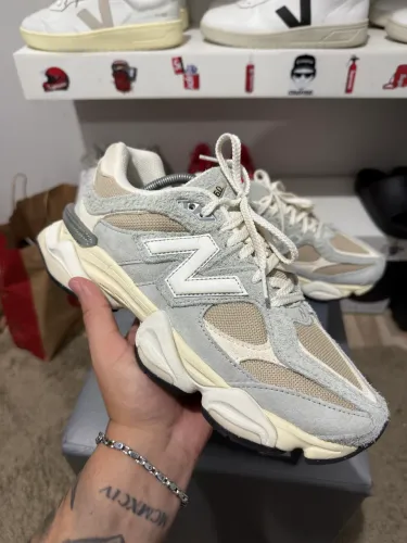 Tênis New balance 9060