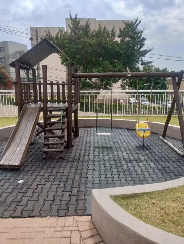 Playground em madeira maciça tratada