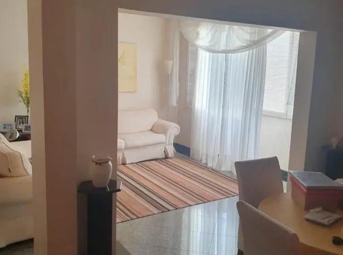 Cobertura à venda no bairro Santa Mônica em Uberlândia