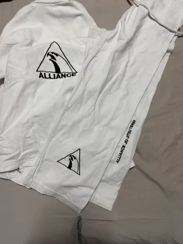 2 Kimonos jiu jitsu branco Alliance M3