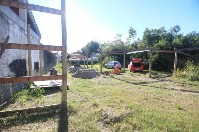 Excelente oportunidade de investimento em um terreno espaçoso e livre para construir!
