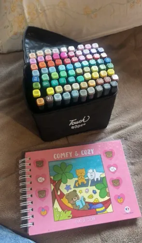 80 canetas + livro de desenhos