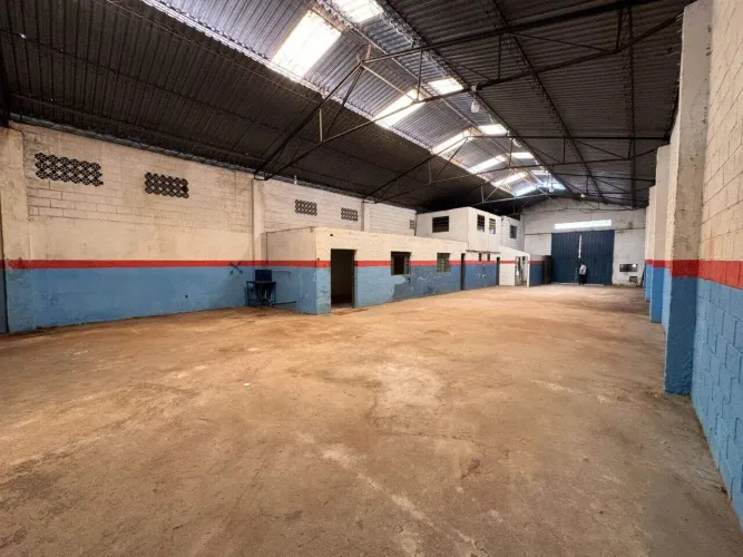 Galpão 400 m2, possui escritório, vestiário e recepção