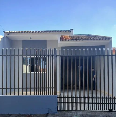 Aluga se casa geminada