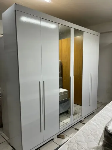 Guarda-Roupa de Casal 6 portas disponivel