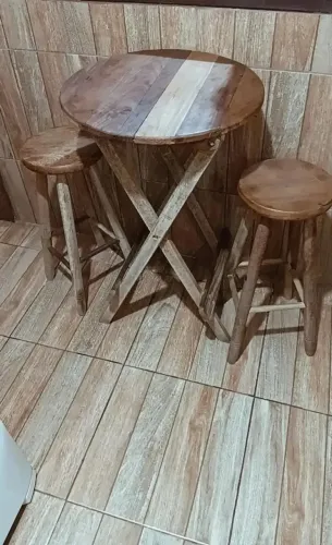 Mesa Bistrô com bancos(ACEITO CARTÃO DE CREDITO)