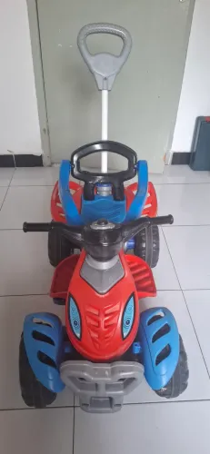 Quadriciclo infantil