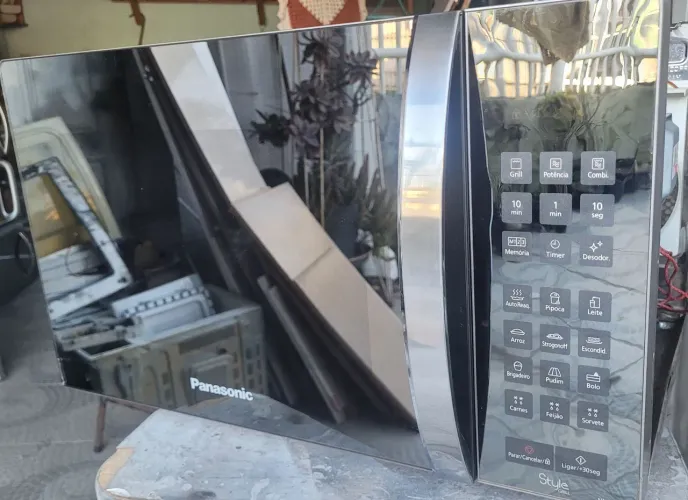 Microondas Panasonic 31 Litros espelhado
