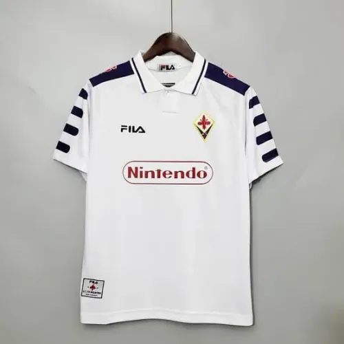 Camisa de time, retro e atual