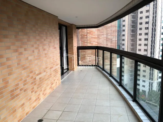 Apartamento com 193 m², 4 quartos sendo 4 suítes para alugar no bairro Panamby.